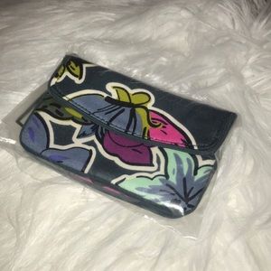 VERA BRADLEY ID CASE
